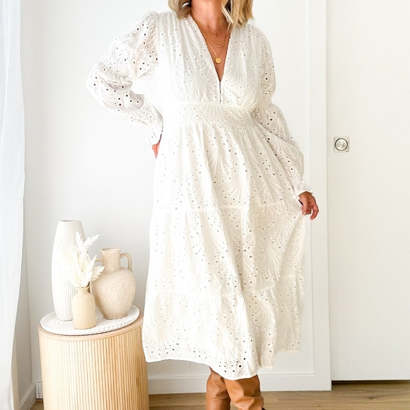 Little Coquille Dresses & Skirts - White Eyelet Maxi Dress - Shamrine Anglaise US 16